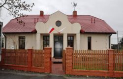 Dworek Koćmierzów z zewnątrz